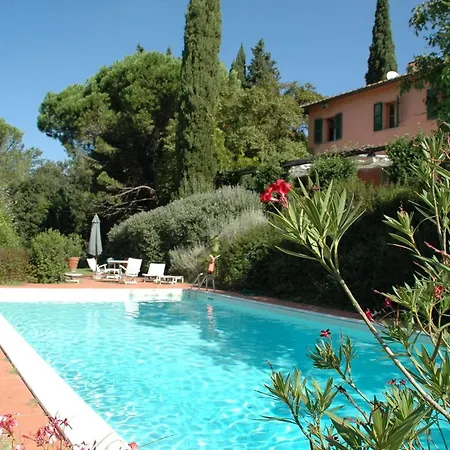 Aparthotel Fattoria Santa Lucia Le Tagliate 3*